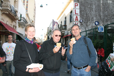 011 Jane Ken and Mike eating empanadas in San Telmo IMG_4474.jpg